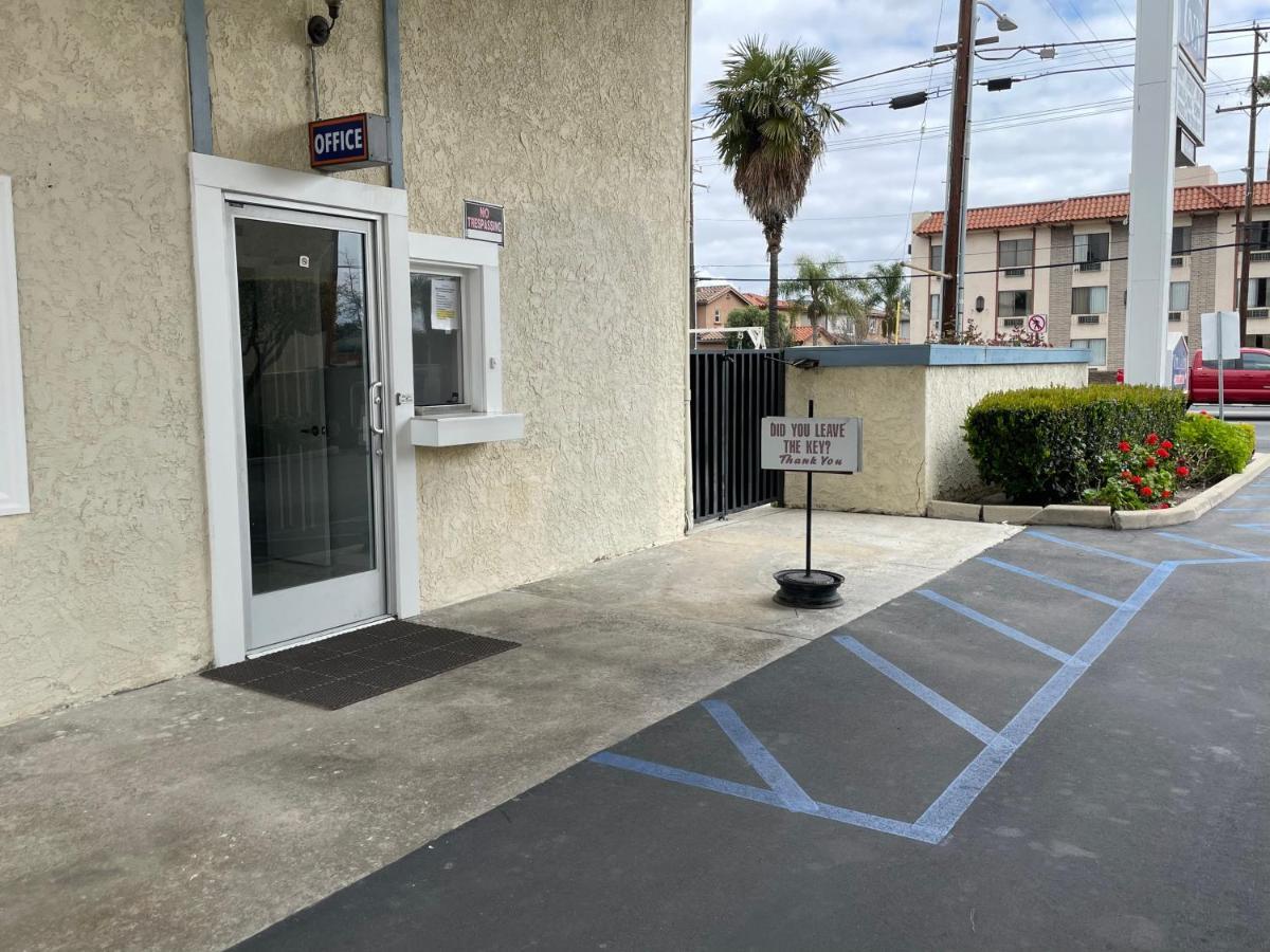 Villa Inn Anaheim Exterior photo